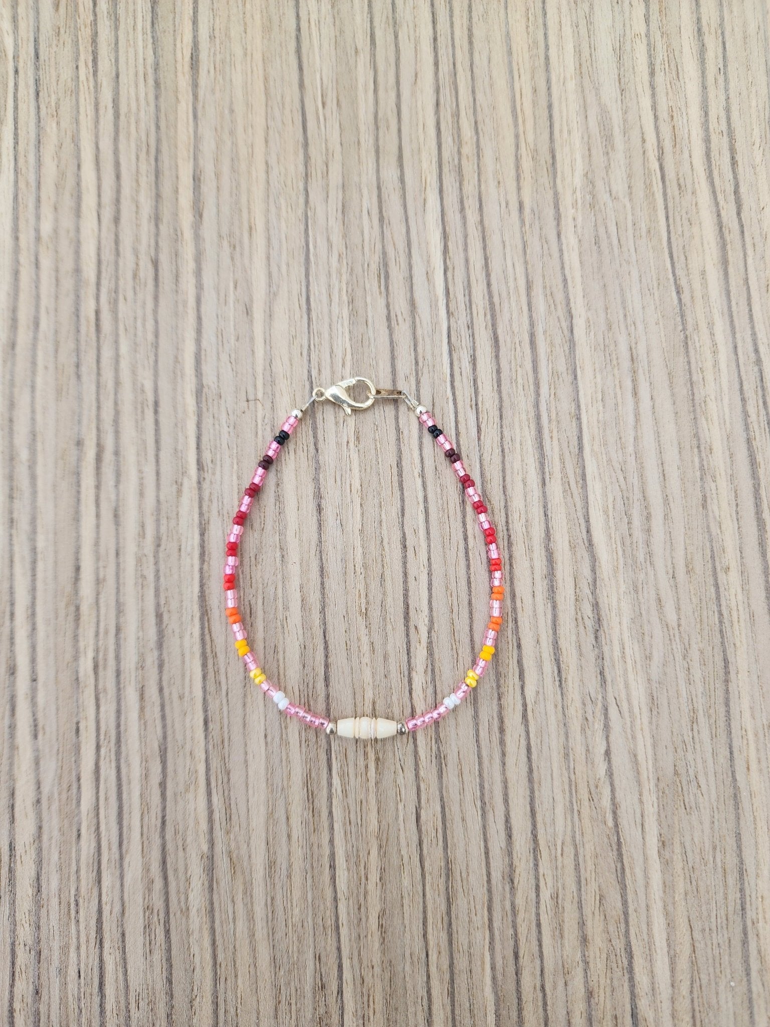 AA - 010 Beautiful Beaded Bracelet. - Twiss Gallery