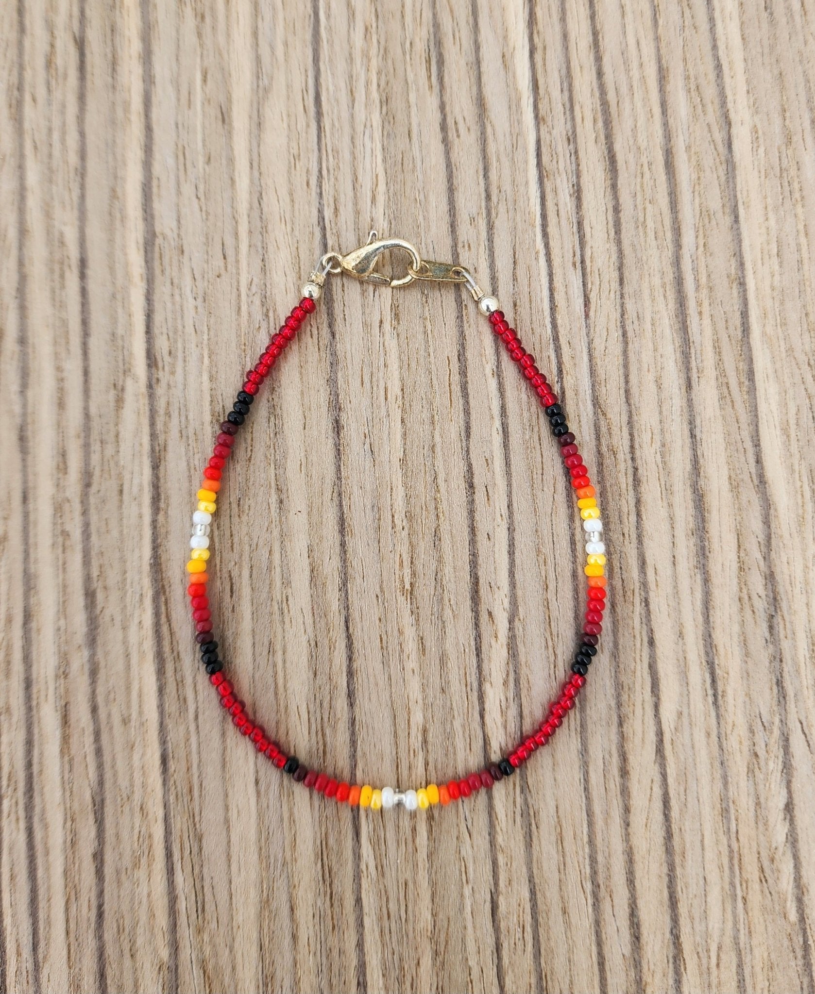 AA - 014 Beautiful Beaded Bracelet. - Twiss Gallery