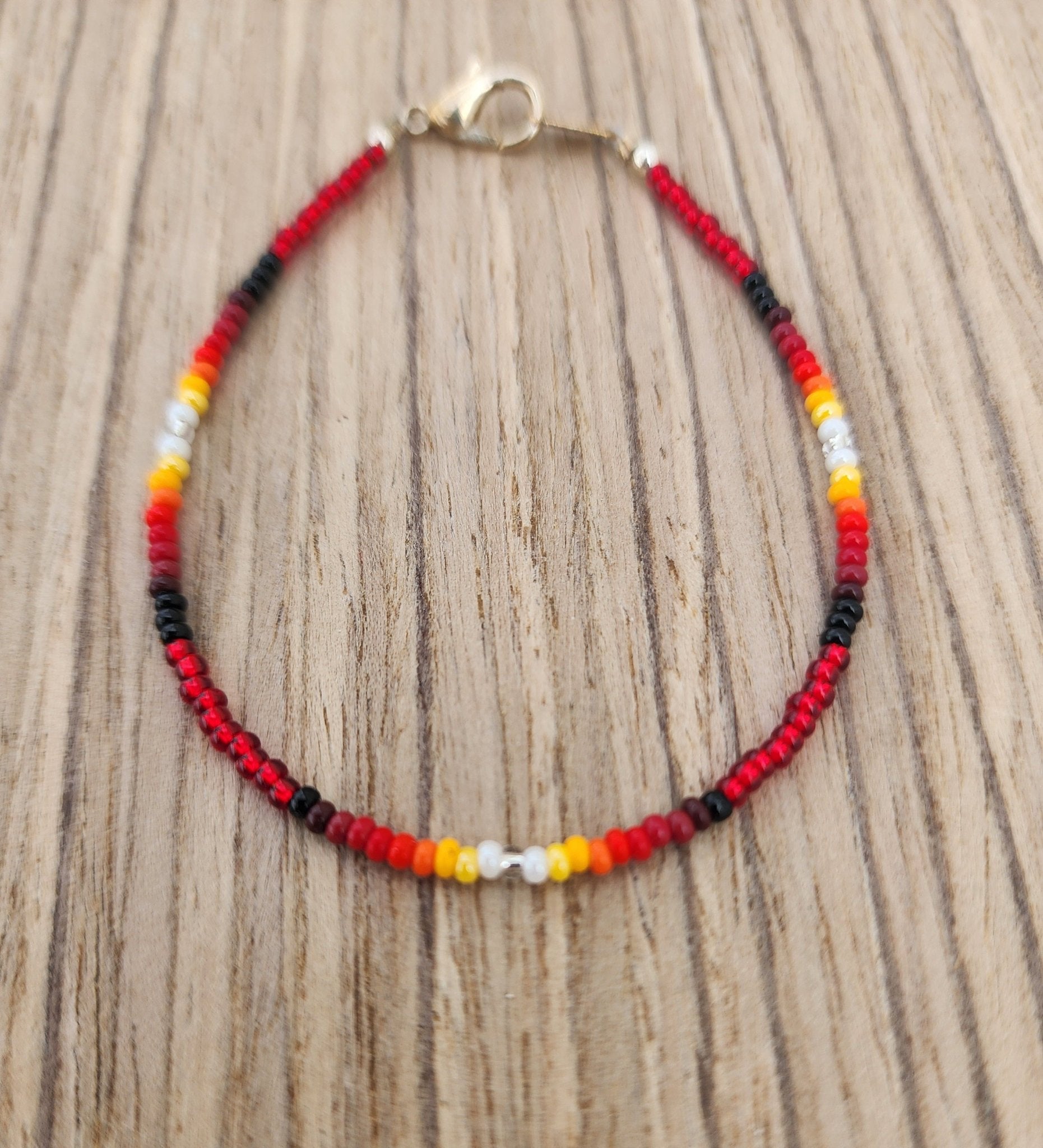 AA - 014 Beautiful Beaded Bracelet. - Twiss Gallery