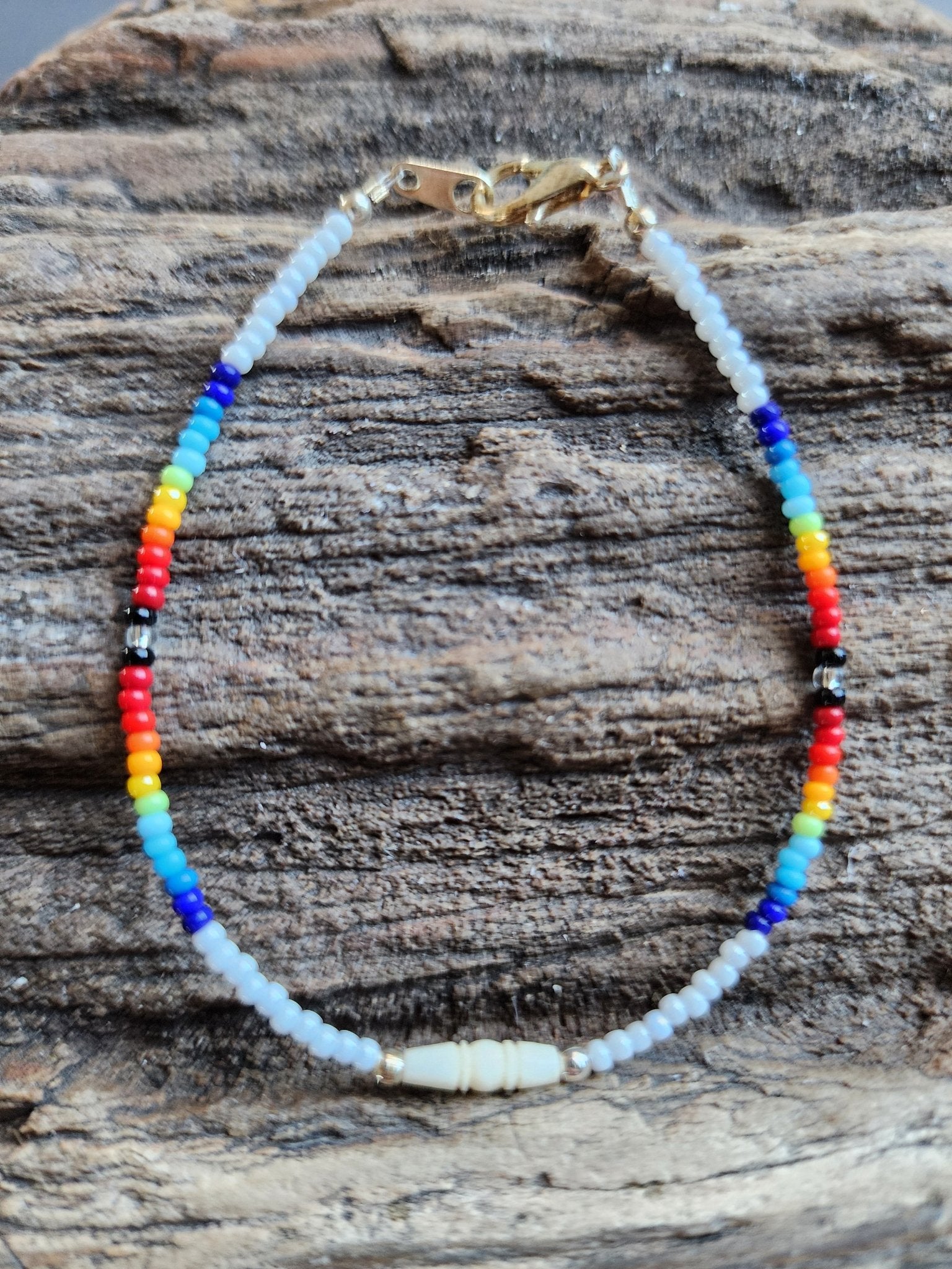 AA - 02 Beautiful Beaded Bracelet. - Twiss Gallery