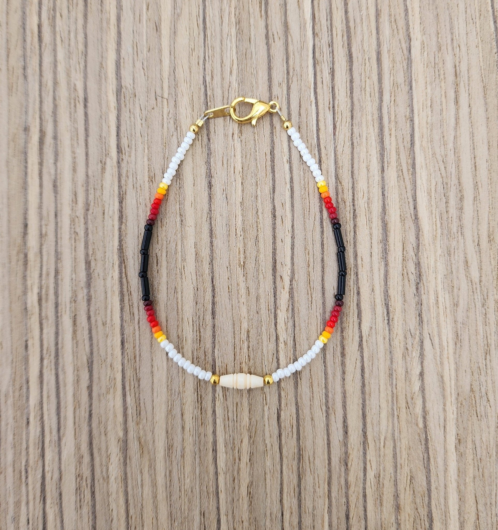 AA - 04 Beautiful Beaded Bracelet. - Twiss Gallery