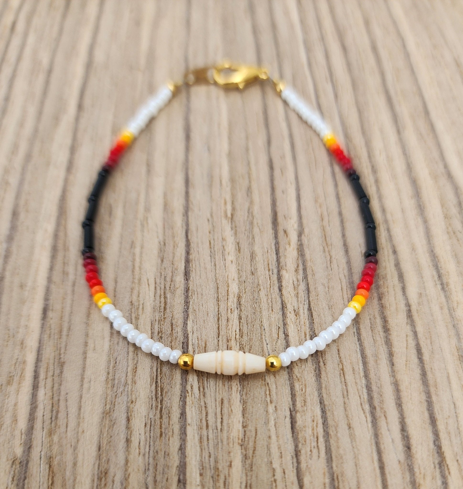 AA - 04 Beautiful Beaded Bracelet. - Twiss Gallery