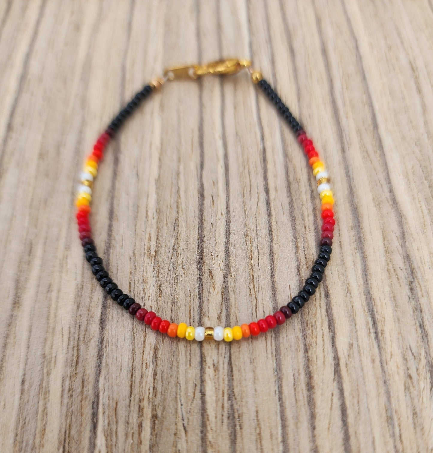 AA - 06 Beautiful Beaded Bracelet. - Twiss Gallery