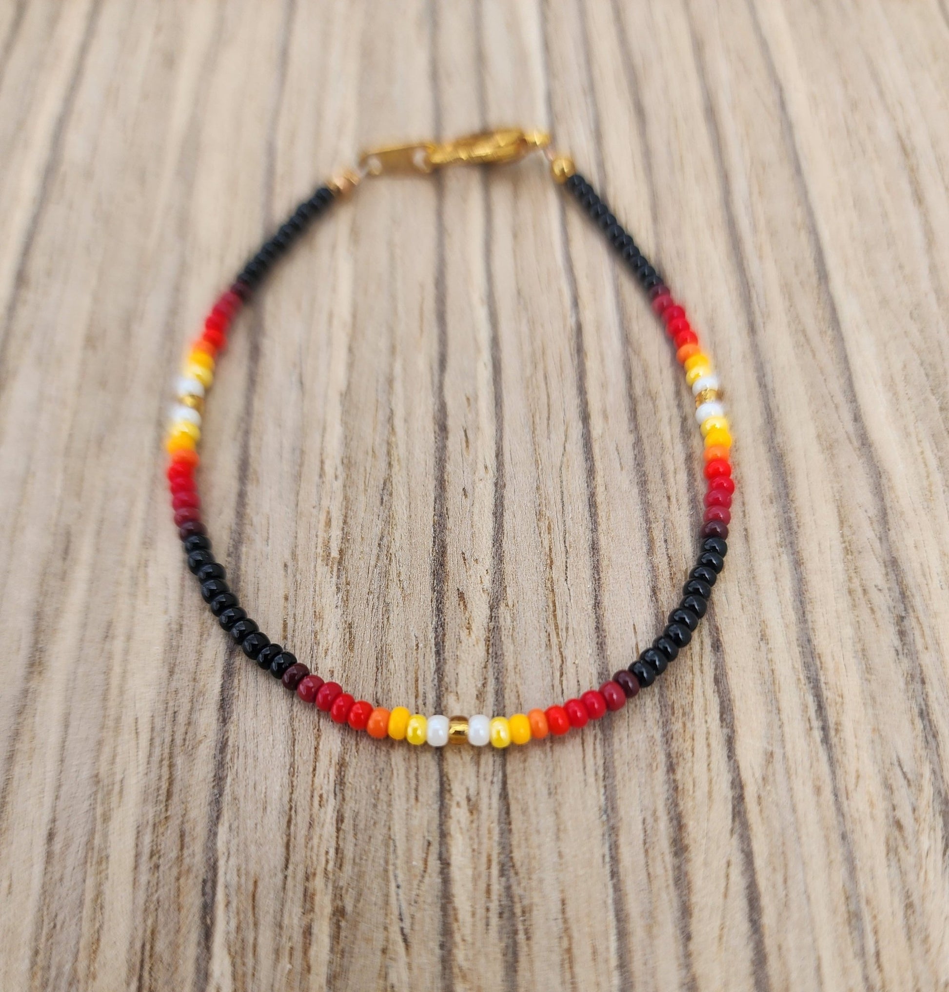 AA - 06 Beautiful Beaded Bracelet. - Twiss Gallery