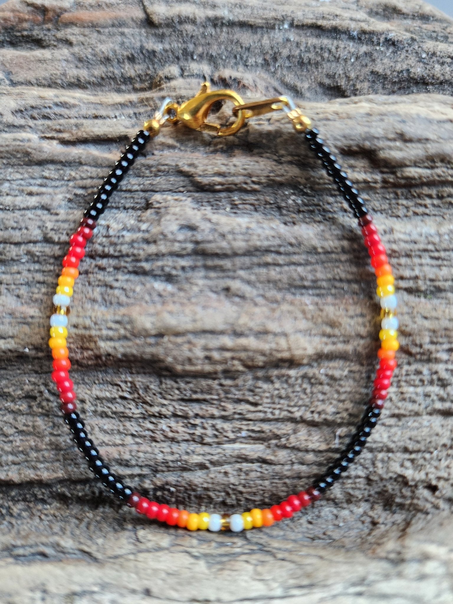 AA - 06 Beautiful Beaded Bracelet. - Twiss Gallery