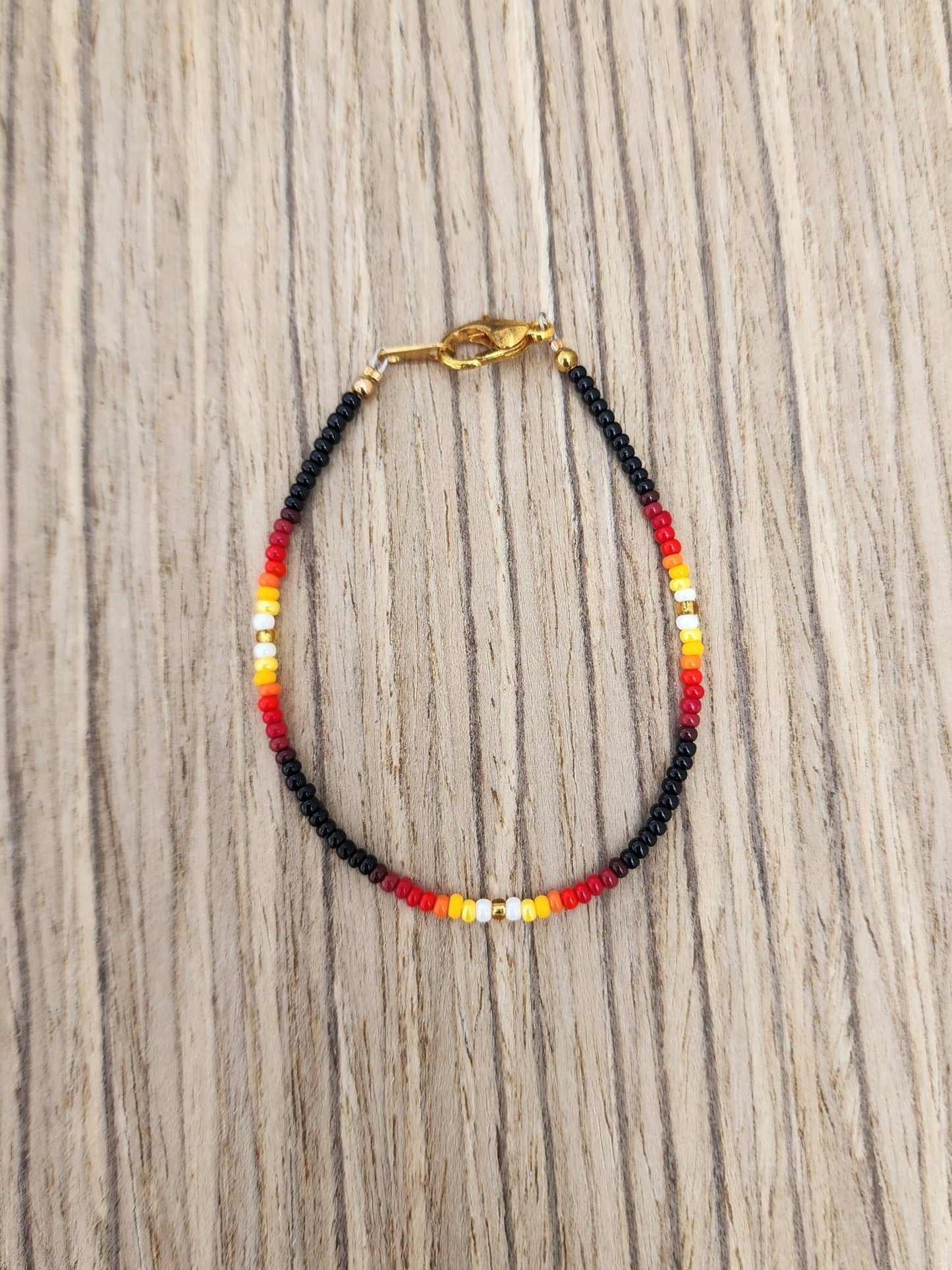AA - 06 Beautiful Beaded Bracelet. - Twiss Gallery