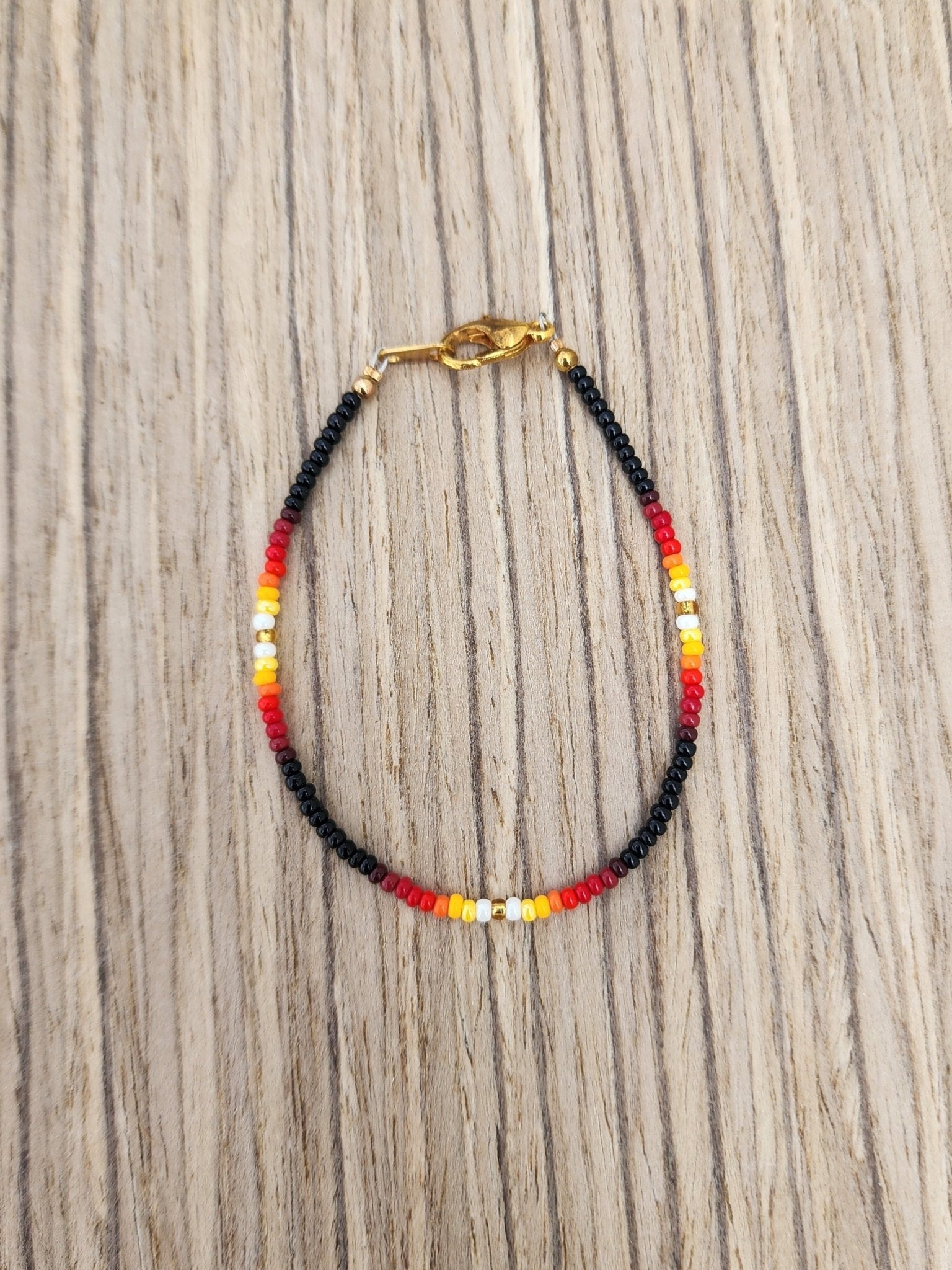 AA - 06 Beautiful Beaded Bracelet. - Twiss Gallery