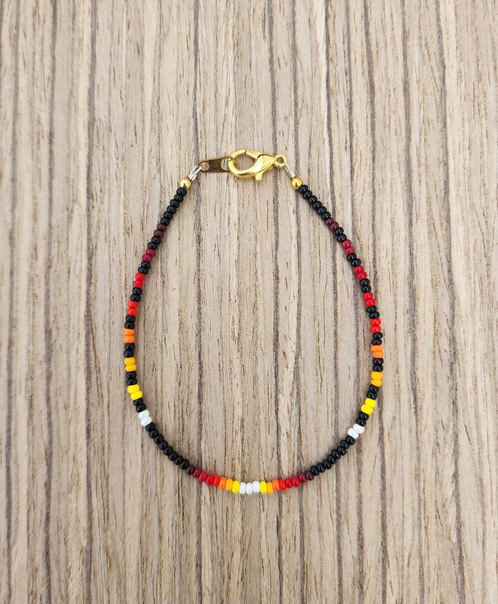 AA - 07 Beautiful Beaded Bracelet. - Twiss Gallery