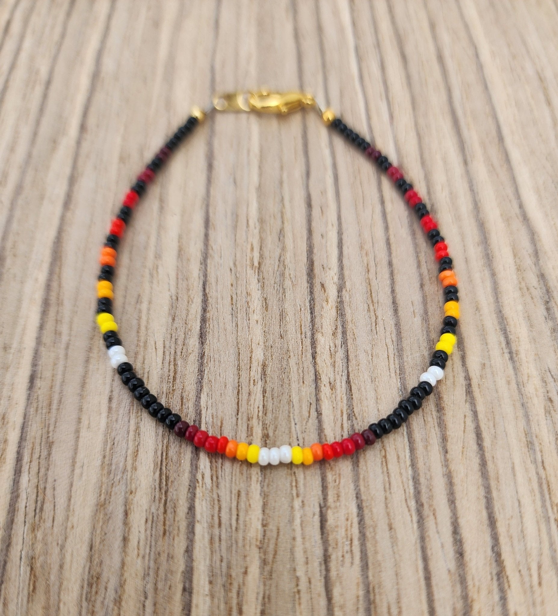 AA - 07 Beautiful Beaded Bracelet. - Twiss Gallery