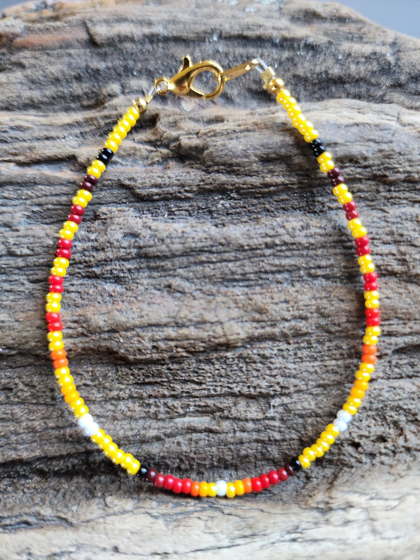 AA - 08 Beautiful Beaded Bracelet. - Twiss Gallery