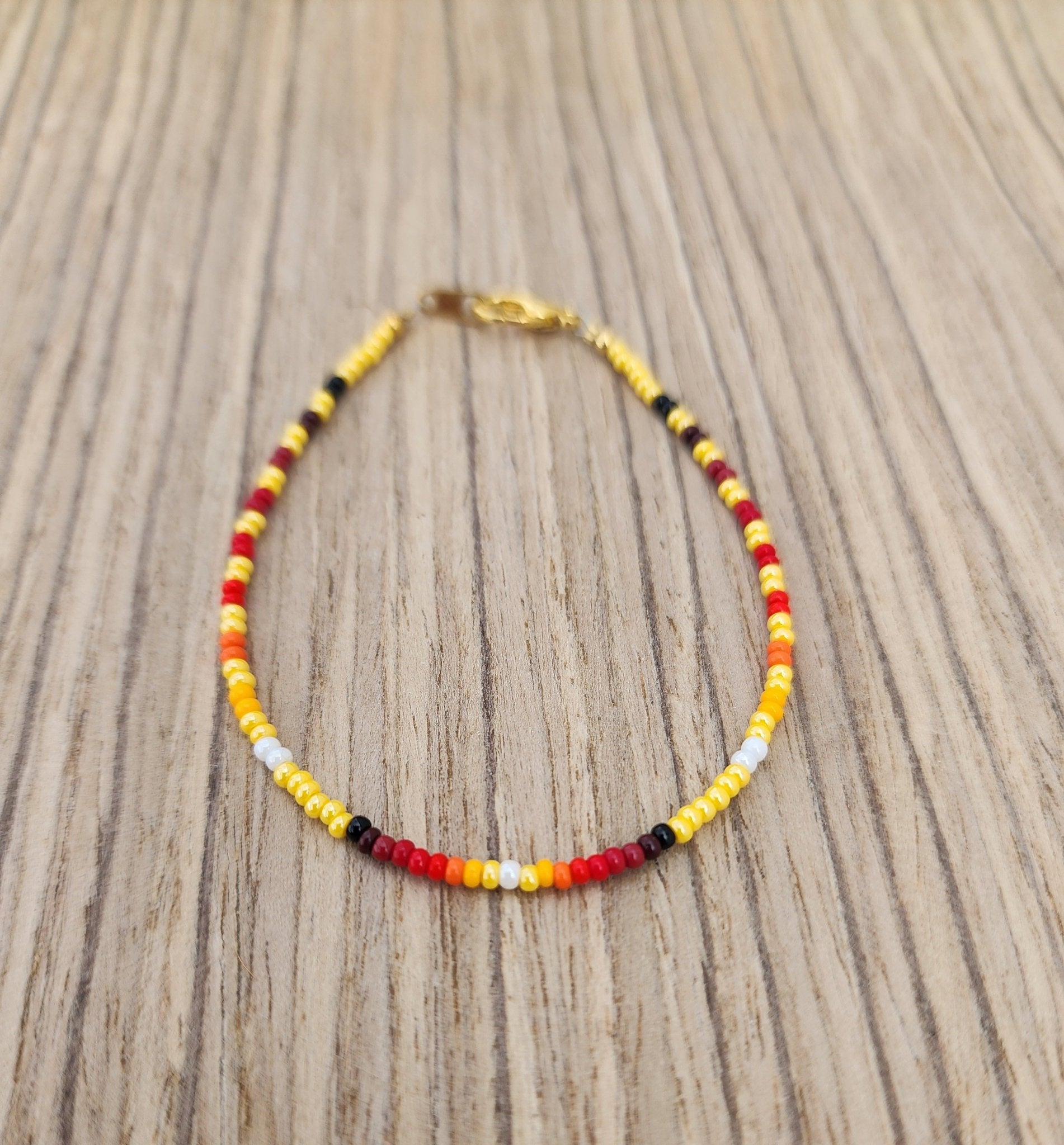 AA - 08 Beautiful Beaded Bracelet. - Twiss Gallery